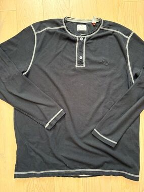 Tommy Bahama men’s long sleeve Henley size XL